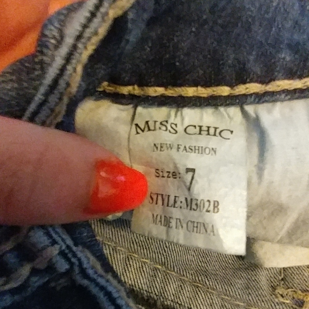 Capris - Picture 3 of 4